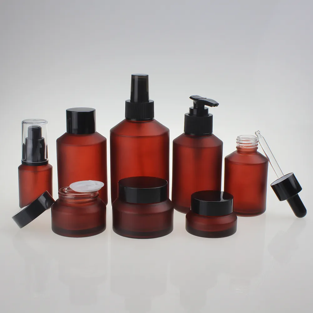 Cosmetic skin care packaging 15ml 30ml 60ml 100ml 200ml red frosted glass spray bottles full set glass bottle with black pump