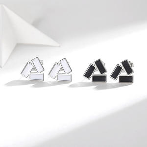 <span class=keywords><strong>E338</strong></span> Goteo Hueco Geométrico Triángulo Pendientes Luz de lujo de gama alta Sensación Elegante Moda Simple Lindo Pendientes - Product Image 3