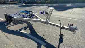 <span class=keywords><strong>Remorque</strong></span> de <span class=keywords><strong>bateau</strong></span> en aluminium à essieux tandem de 20 pieds avec frein hydraulique, styles Poly Bunks, VIN DOT CE OEM acceptable - Product Image 4