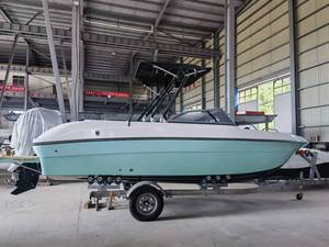 Bateau de pêche à moteur personnalisé de 620 cm en fibre de verre de 20 pieds pour loisirs et vitesse - Product Image 4