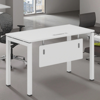 Bureau en bois de style minimaliste moderne Poste de travail durable pour le personnel et les panneaux administratifs Style bois