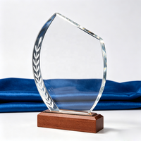 Meilleures ventes : Trophée en cristal avec base en bois, lettres gravées sur mesure, plaque de récompense en verre cristal