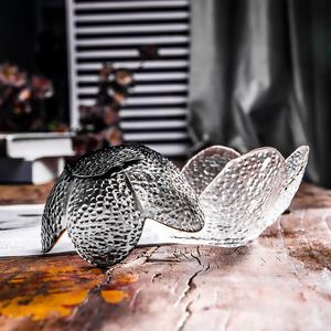 Venta al por mayor hecho a mano flor soplada en la boca forma de cereza borde dorado pequeño plato de vidrio de frutas de colores irregulares <span class=keywords><strong>cuencos</strong></span> de vidrio - Product Image 5