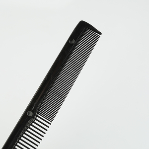 Peigne de coiffure de salon de haute qualité peigne de coupe de cheveux en plastique antistatique Peigne de barbier avec logo personnalisé avec valeur d'échelle - Product Image 5