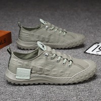 Nouvelle vente flash en gros : Chaussures de marche rétro pour hommes, respirantes et légères en microfibre, pour le printemps, l'été et l'automne