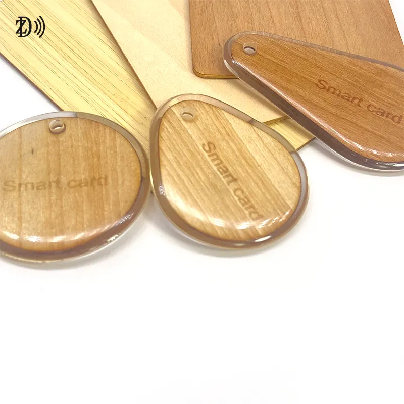 Porte-clés RFID en bois étiquette époxy en bois recyclé ISO14443A NTAG216 porte-clés RFID NFC