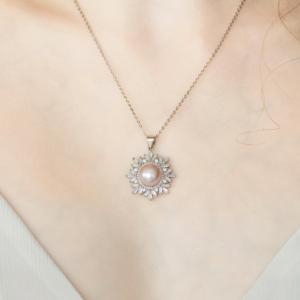 Collana di perle bianche di lusso ecologiche da donna, con ciondolo a forma di iniziale e chiusura, piccole perle d'acqua salata cinesi, ideale come regalo. - Product Image 2