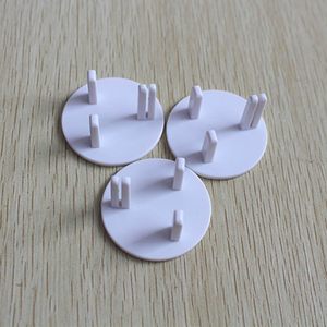 Cubiertas de salida de plástico seguras para bebés estándar del Reino Unido Protectores de enchufes eléctricos con prevención de golpes para niños para seguridad de bebés - Product Image 6