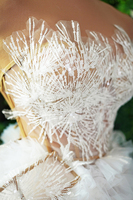Novance Y3987 Robe de Soirée Courte sans Bretelles Blanche et sans Manches pour Femme, Éblouissante pour Anniversaire, Vêtement de Gros