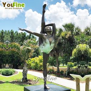 Statue de femme dansante en bronze moderne de grande taille à vendre - Product Image 4