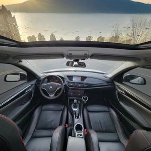 <span class=keywords><strong>BMW</strong></span> <span class=keywords><strong>X1</strong></span> SDrive20i Sport Line 2013 |   Venta al por Mayor de Vehículos con Bajo Kilometraje, Techo Panorámico Turbo, Asientos de Cuero, Neumáticos R18, Cámara de 360°, Automático - Product Image 6