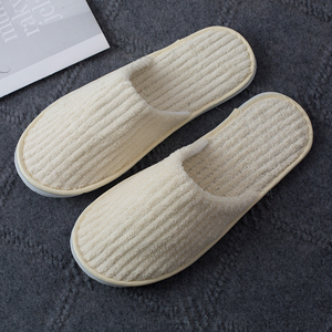 Chaussons de <span class=keywords><strong>spa</strong></span> en molleton de corail jetables de luxe personnalisés avec logo personnalisé Équipements de voyage pour les clients de l'hôtel <span class=keywords><strong>et</strong></span> du <span class=keywords><strong>spa</strong></span> - Product Image 3