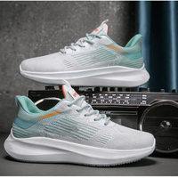 Chaussures de sport respirantes en maille pour hommes, de luxe, de marque, en gros, tendance, polyvalentes, antidérapantes, décontractées, pour la course à pied