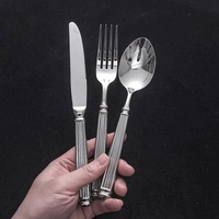 Ensemble de couverts en acier inoxydable 304 avec manche martelé, finition miroir argenté, couteau, fourchette, cuillère pour mariage, restaurant, vente en gros