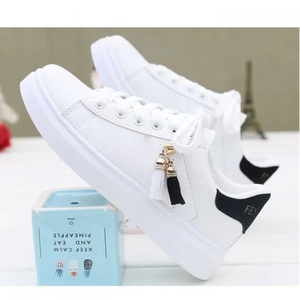 Baskets décontractées pour femmes, nouvelle collection printemps-<span class=keywords><strong>automne</strong></span>, chaussures blanches tendance, stock <span class=keywords><strong>2022</strong></span>, respirantes, à lacets, en PU du Guangdong pour femmes - Product Image 5
