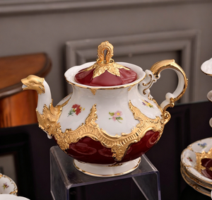 Juego de Té Completo de Porcelana China con Relieve Floral Rojo y Dorado, con Tetera, Tazas, Azucarera y Cremajera, Estilo Barroco - Product Image 3