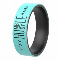 Bague en silicone gravée au laser OEM pour elle - Bague d'anniversaire bicolore personnalisée avec logo, alliance de fiançailles et de promesse en caoutchouc pour femme