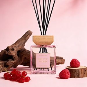 Diffusore di Aromi in Rattan da 500ml, Grande Capacità, per Oli Essenziali, Decorazione per Camera da Letto, Fragranza Senza Fiamma, Personalizzabile - Product Image 4