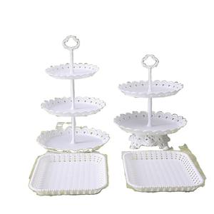 Lussuosi Alzatine per Torte a 3 Piani con Struttura in Metallo per Servire Pasticceria in Stile Europeo e per Matrimoni - Product Image 4