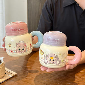 Taza de Cerámica Babythree con Tapa y Asa para Niños, Color Rosa, Azul y Morado, Taza Individual Redonda de Porcelana, Primavera 2025 - Product Image 2