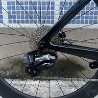 Ensemble de roues de vélo de course aérodynamique léger avec dérailleur électronique Wheeltop en fibre de carbone Toray T800 KOZO2 de 7,9 kg