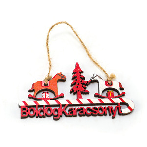 Ornement de Noël en bois à suspendre, motif renne, texte Boldog Karacsonyt, motif rayé rouge et blanc, cadeau décoratif - Product Image 2