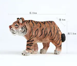 手描きのタイガーライオン動物モデリング創造的な家の装飾木彫り工芸品松の装飾品