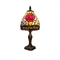 Lampe de bureau de style Rose Design, lampe de table en verre teinté artisanal pour la décoration de la chambre à coucher et du salon