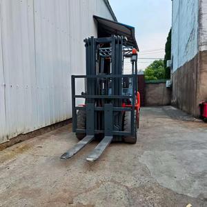Montacargas Diésel Manual de Tres Mástiles HELI 3.5T Usado de Bajo Precio 2020/2021/2022 con Neumáticos Antideslizantes Todoterreno para Almacén - Product Image 4