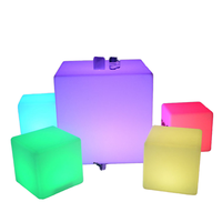 Sedia in Plastica con Luci LED - Design Moderno per Hotel, Centri Commerciali e Scuole, Arredo Bar Resistente all'Acqua