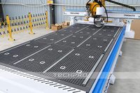 Scie multi-angles, routeur CNC, machine de découpe CNC ATC 3 axes pour usine de meubles sur mesure