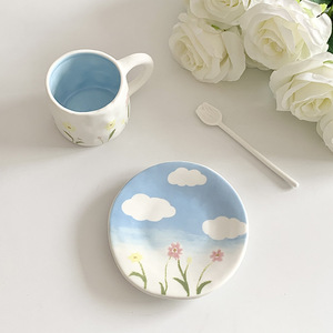 Tazas de té de cerámica con cielo Interior Patrón de nube sin plomo Juego de cafetería Café y decoración del hogar Regalo con platillos florales - Product Image 3