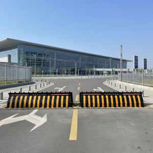 Máquinas para bloquear vías/barreras anticolisión/barreras de seguridad/sistemas de postes retráctiles son comunes en zonas peatonales - Product Image 3