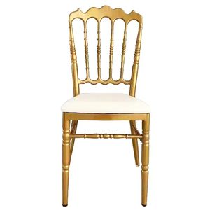 Vente en gros d'usine <span class=keywords><strong>de</strong></span> chaises napoléon pour banquet <span class=keywords><strong>de</strong></span> mariage en plein air et jardin en résine plastique PP doré - Product Image 4