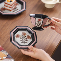Tasse à café en céramique rétro à motif floral pivoine découpé, pour le thé de l'après-midi, cadeau souvenir de luxe léger et de grande valeur