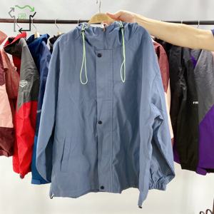 Giacca da Arrampicata Usata all'Ingrosso, Abbigliamento di Seconda Mano di Alta Qualità, Marca Premium YIJIAYI, Materiale Poliestere/Cotone, Pulito al 95-100% - Product Image 2