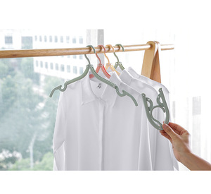 Appendiabiti <span class=keywords><strong>da</strong></span> <span class=keywords><strong>Viaggio</strong></span> Pieghevole in Plastica Salvaspazio e Compatto per Uso Familiare e Viaggi - Product Image 5