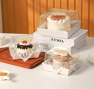 Bandeja Cuadrada para Pastelitos para Llevar al por Mayor con Tapa Transparente Antivaho de PET para Tiramisú, <span class=keywords><strong>Mousse</strong></span>, Fruta y Postres Inflados - Product Image 1