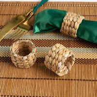 Anneaux de serviette en paille tressée faits à la main pour la décoration de table à la maison et boutons de serviette créatifs en papyrus tissé pour hôtels