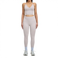 Set Yoga Solid Seamless Custom Logo, Pakaian Fitness Cantik dengan Desain Punggung Terbuka, Elastis Tinggi untuk Lari dan Olahraga, Set 2-Piece Wanita