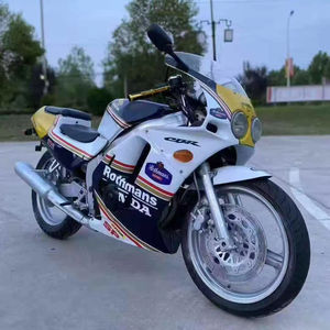 Moto d'occasion Hercules <span class=keywords><strong>CBR</strong></span> 250RR MC19 Phase Quatre cylindres Refroidi par eau <span class=keywords><strong>250cc</strong></span> Vitesse maximale 150 km/h - Product Image 1
