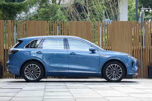 Shangjie H5 Pro SUV Eléctrico de Rango Extendido, 1360 km de Autonomía, Vehículo Eléctrico Familiar de 5 Plazas - Product Image 5