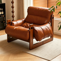 Fauteuil simple en cuir ciré de style rétro ; Fauteuil confortable avec structure en bois massif, adapté aux salons et aux hôtels
