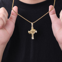 Pendentif en cuivre micro-incrusté de zircon Couronne d'épines, Collier chaîne en bambou tendance pour homme avec croix