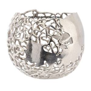 Bol décoratif en argent plaqué métal, forme ronde, design fantaisie, vaisselle de cuisine, bol de service, accents de table - Product Image 3