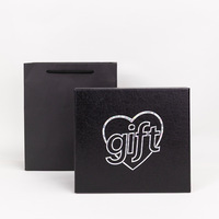 Boîte à couvercle sculpturale monochrome en deux parties A1, en similicuir texturé, motif cœur, emballage cadeau, noir et blanc, plusieurs tailles, personnalisable