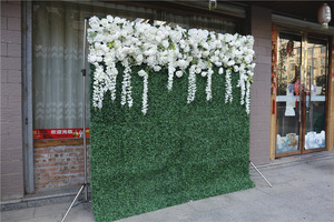 J-064 Sfondo Floreale Artificiale con Supporto in Tessuto Bianco, Parete Verde Decorativa per Matrimoni Ispirata all'Amazzonia - Product Image 3