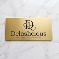 Papan Nama dan Tanda Aluminium Emas Disikat Khusus dengan Ukiran Relief untuk Salon Kecantikan dan Toko