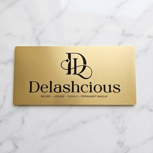 Papan Nama dan Tanda Aluminium Emas Disikat Khusus dengan Ukiran Relief untuk Salon Kecantikan dan Toko - Product Image 1