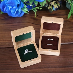 Ánh sáng màu gỗ sồi duy nhất dowble Hộp nhẫn với cạnh tròn - Product Image 4